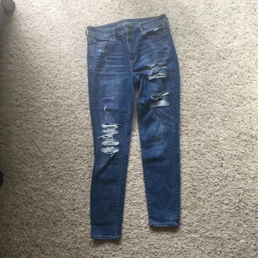 American Eagle High Rise Distressed Jegging